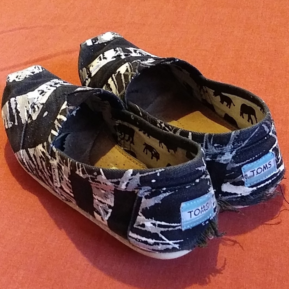 Toms limited edition painted Canvas Moccasins